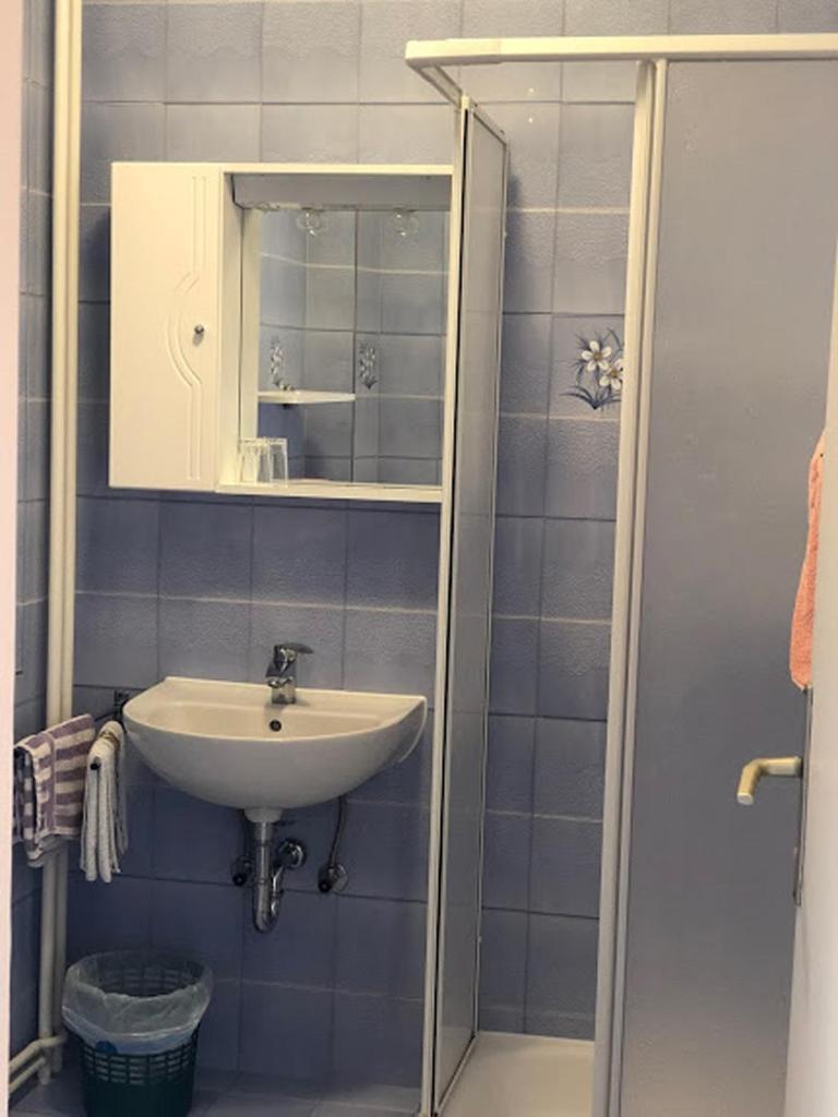 Apartments And Rooms By The Sea Barbat, Rab - 4973 Раб Екстериор снимка