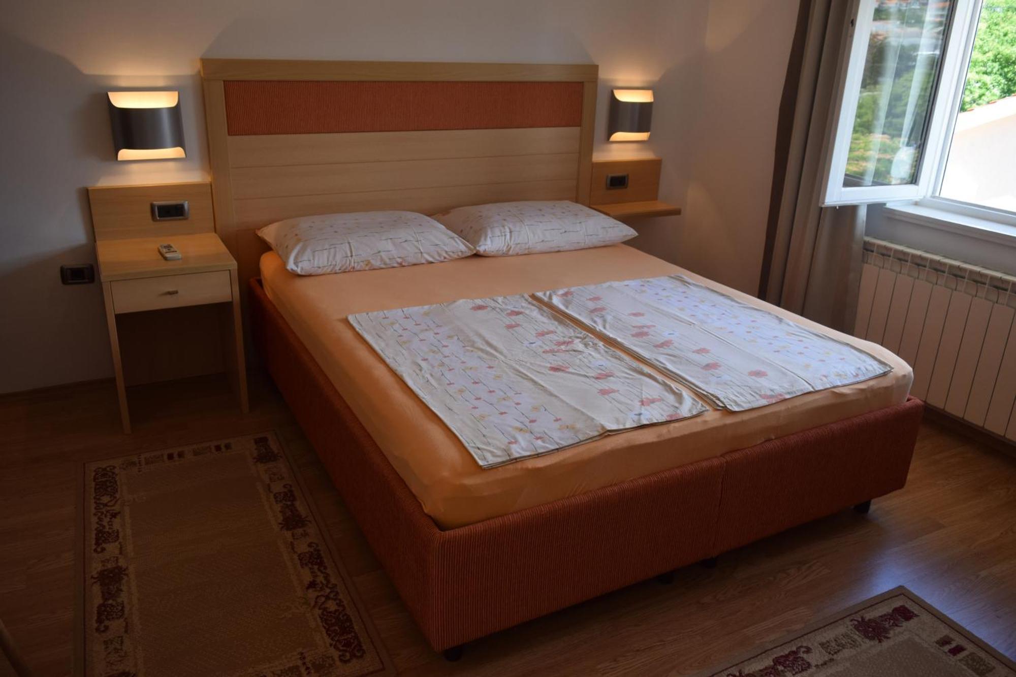 Apartments And Rooms By The Sea Barbat, Rab - 4973 Раб Екстериор снимка