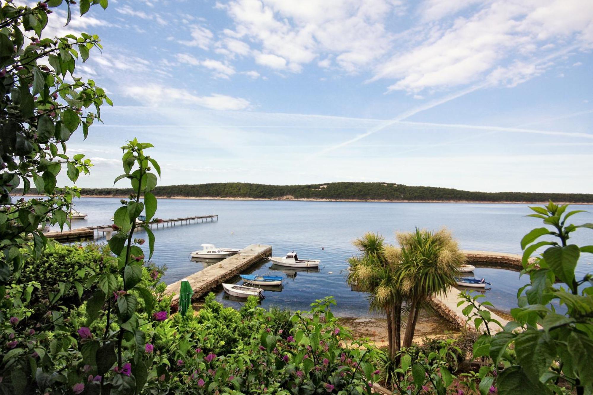 Apartments And Rooms By The Sea Barbat, Rab - 4973 Раб Екстериор снимка