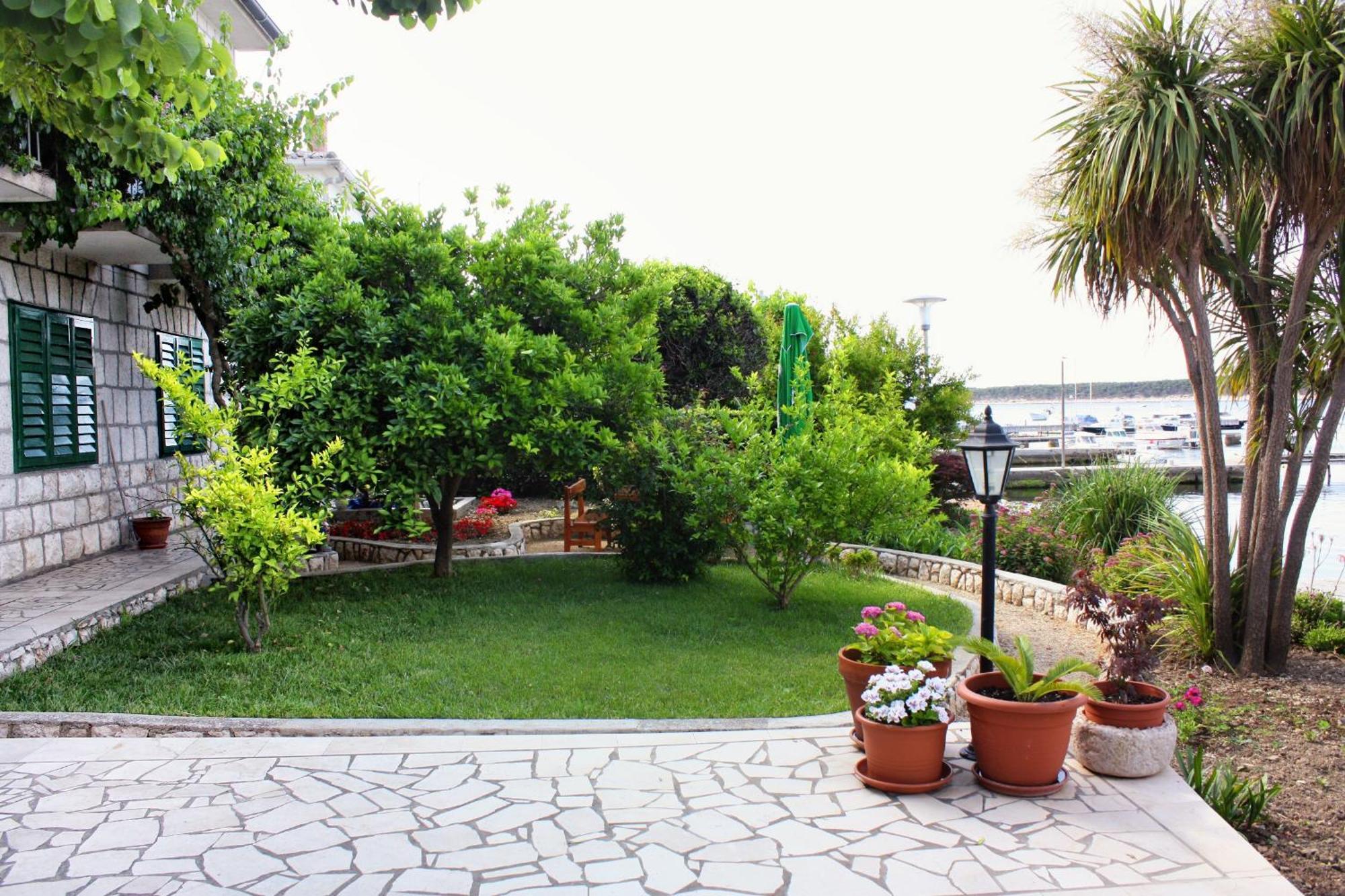 Apartments And Rooms By The Sea Barbat, Rab - 4973 Раб Екстериор снимка