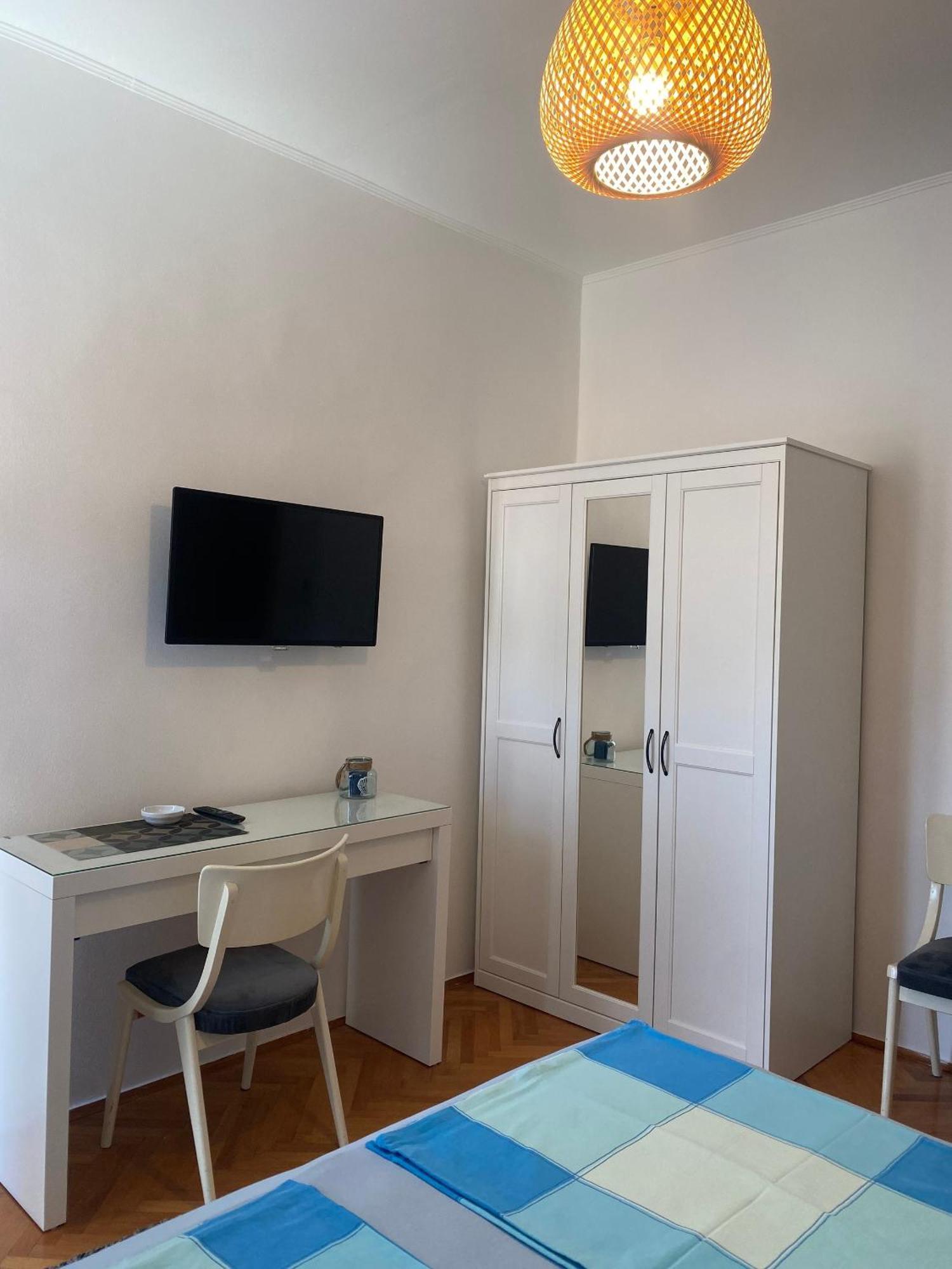 Apartments And Rooms By The Sea Barbat, Rab - 4973 Раб Стая снимка