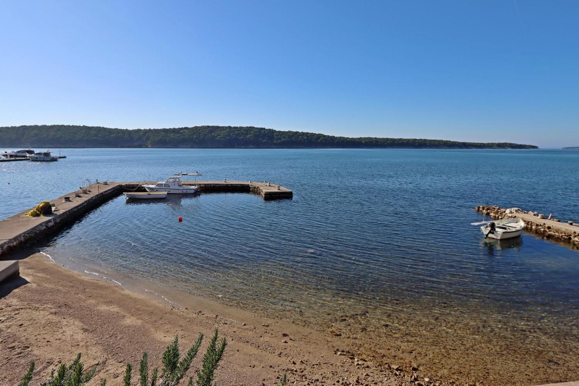 Apartments And Rooms By The Sea Barbat, Rab - 4973 Раб Екстериор снимка